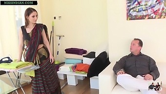 Mature Housewife'S Saree Reveals Her Throbbing Desire And Gets Fucked Hard