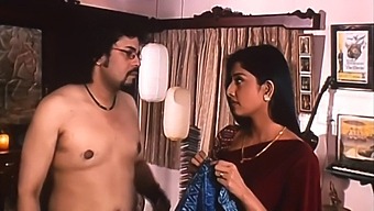 Hot Indian Babe In A Sensual Web Series