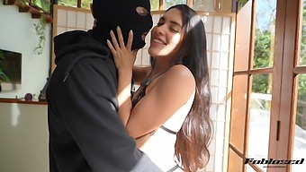 A Tutorial On Kissing Techniques With A Young Brunette